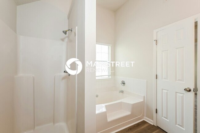 Building Photo - 4 Bedroom Pet-Friendly Home in Decatur, GA with Main Street Renewal