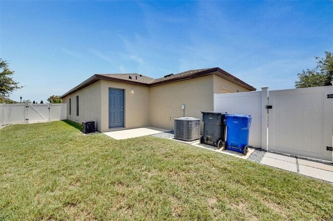 Building Photo - 12401 Streambed Dr
