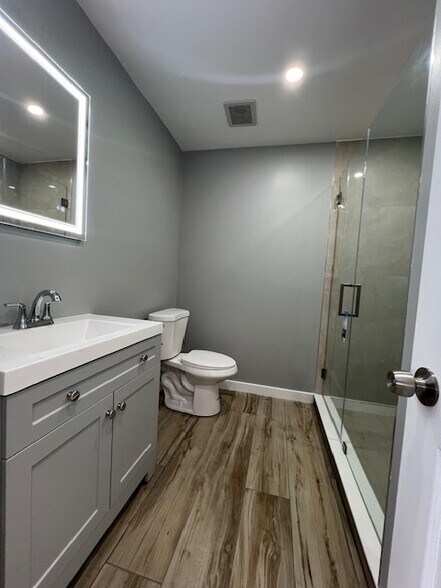 Building Photo - 5415 NW 22nd St