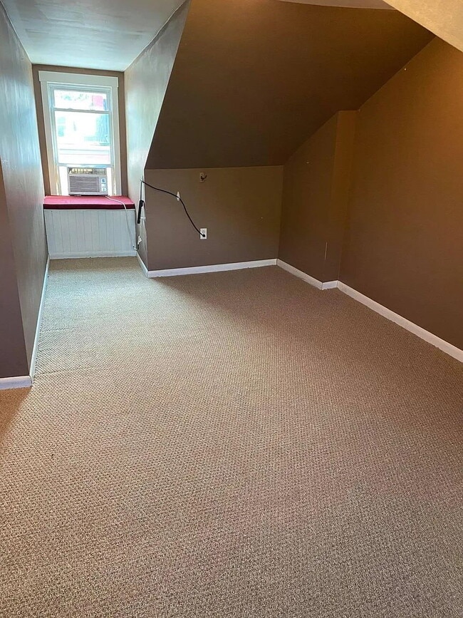 Building Photo - Charming 2BR South Side Home | Updated Kitchen w/ Dishwasher | Prime Pittsburgh Location
