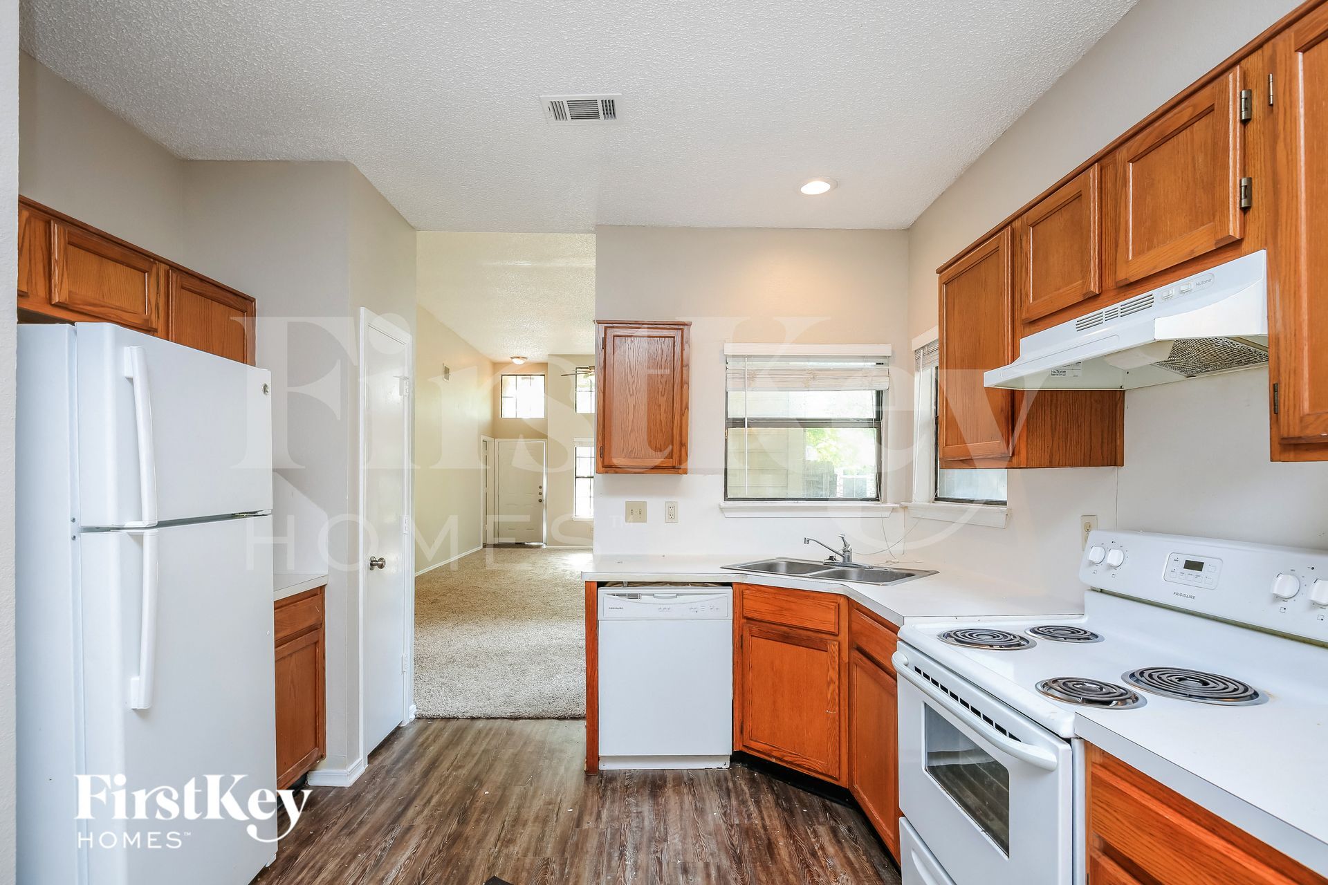 Building Photo - 6216 Fairlane Dr