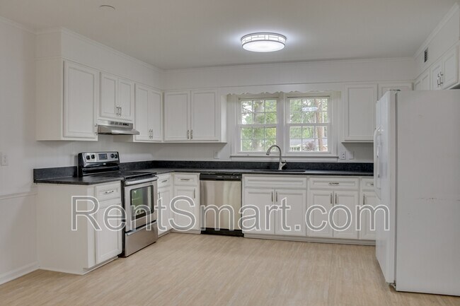 Building Photo - 143 Avondale Dr