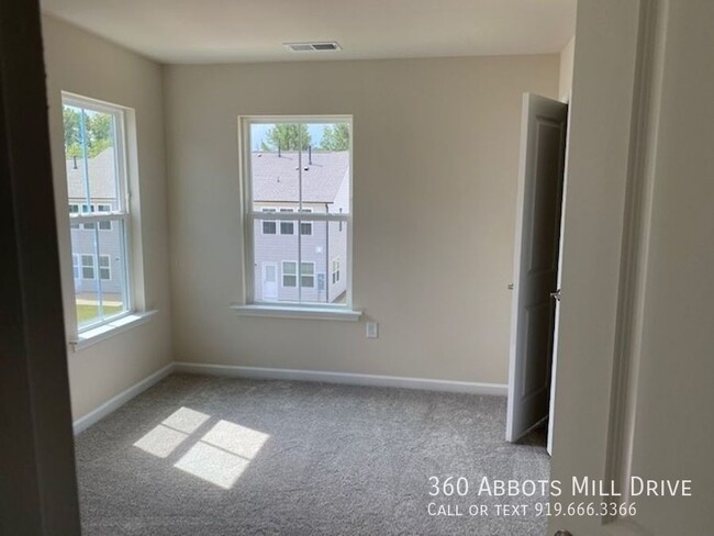 Building Photo - 360 Abbots Ml Dr