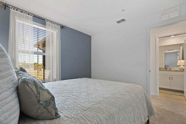 Building Photo - 4915 1st Ave E