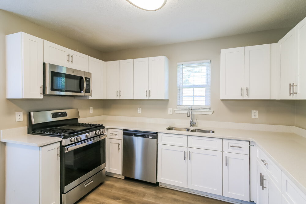 Building Photo - 213 Summer Hill Cir