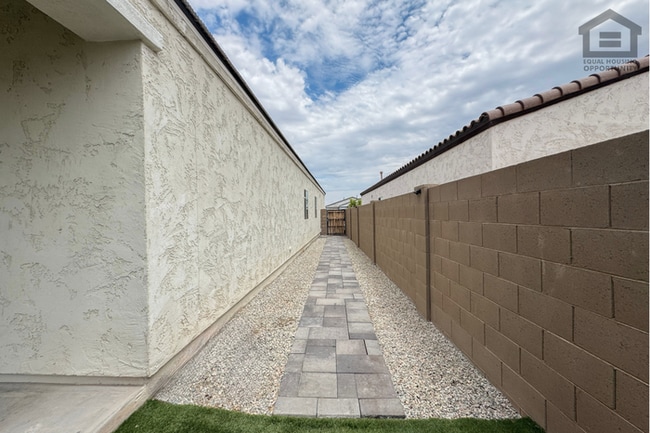 Building Photo - 5Bed/3Bath House at Northern Pkwy/El Mirage Rd! Ready for Immediate Move-In!
