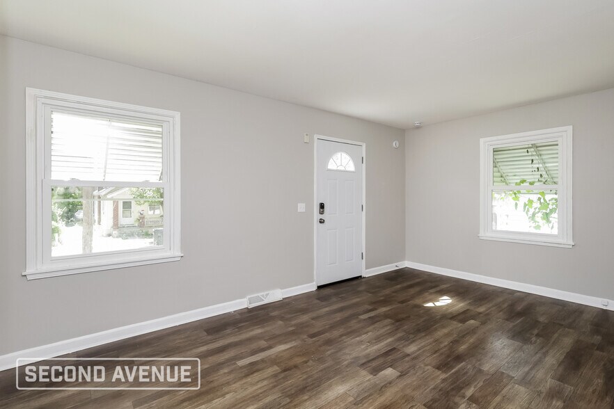 Building Photo - 536 E Epworth Ave