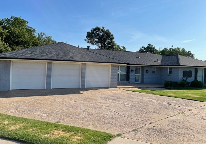 Building Photo - 1233 Crossroads Ct