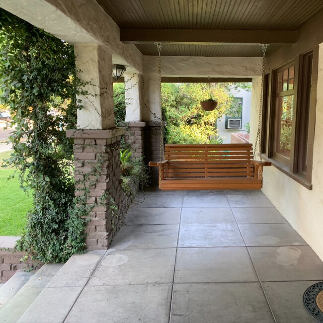Front Porch - 2027 Cedar St