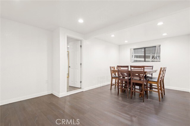 Building Photo - 55305 S Circle Dr