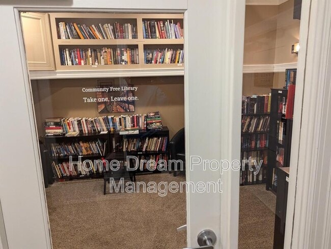 Building Photo - 2465 Army Navy Dr