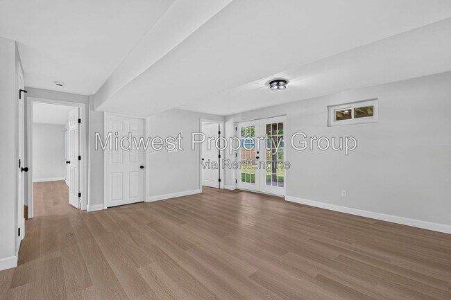Building Photo - 13 S Perry Cir