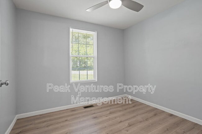 Building Photo - 704 Fairfax St