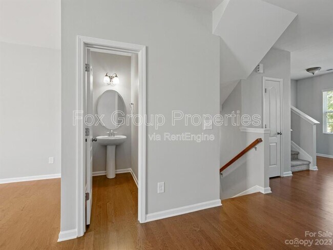 Building Photo - 19036 Lake Breeze Dr