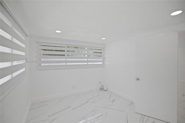 Building Photo - 7051 SW 29th St