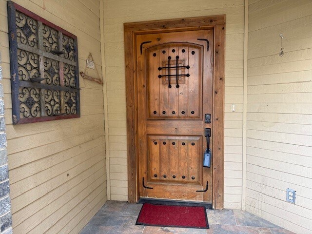 Building Photo - 2902 Silent Dr