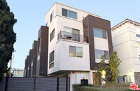 Building Photo - 4737 Elmwood Ave