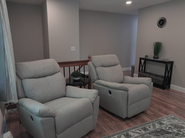 Building Photo - 15423 Trillium Cir