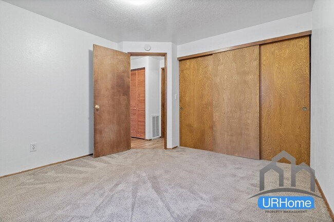 Building Photo - 424 SE 169th Ave