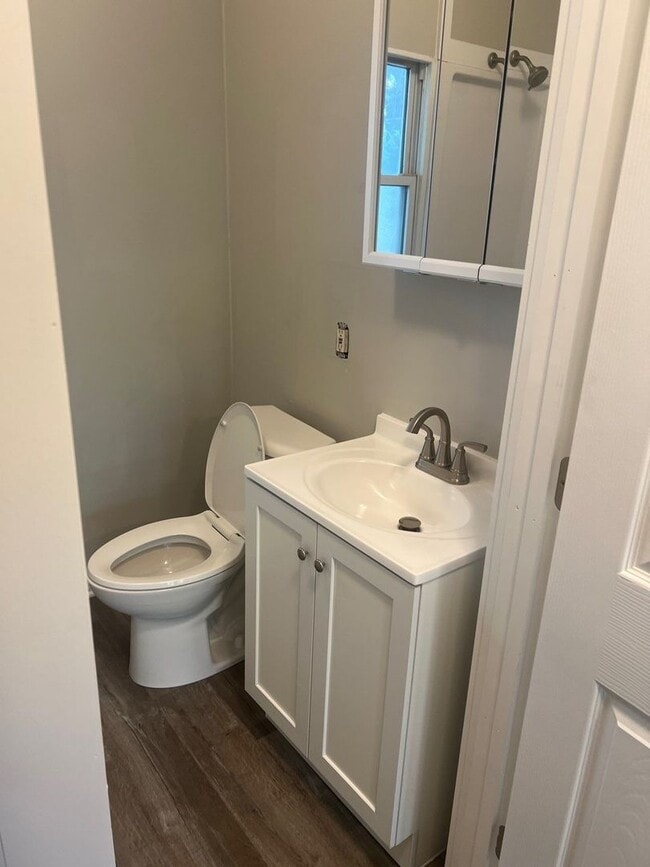 Building Photo - 1207 E Columbus Dr