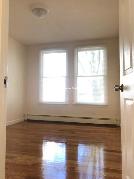 Building Photo - 51 Franklin St