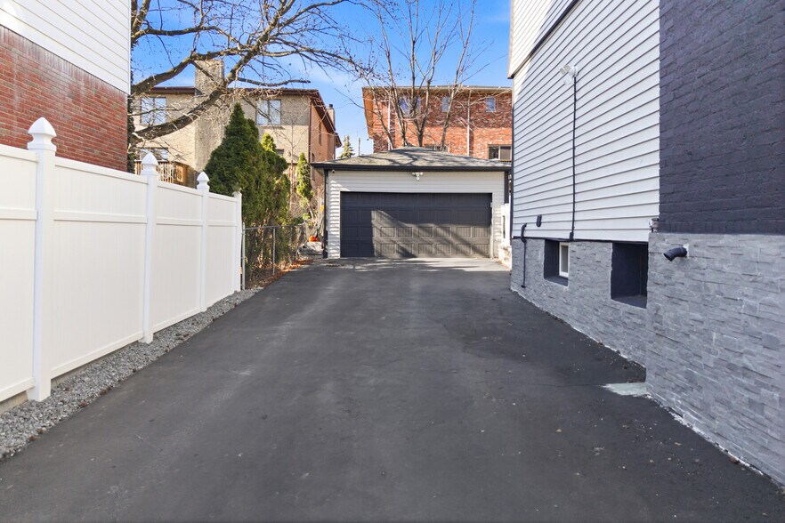 Building Photo - 54 Lawton Ave