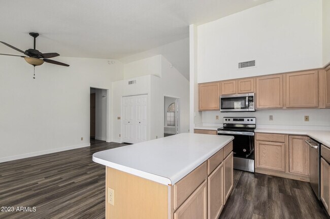 Building Photo - 4325 E Montgomery Rd