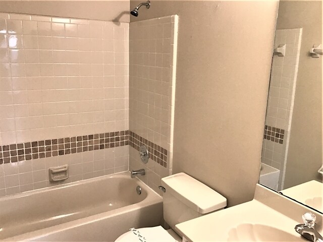 Building Photo - 1097 Covington St