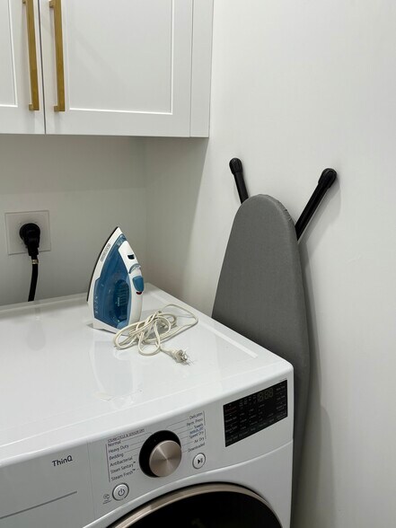 Building Photo - 4440 NE 26th Ave