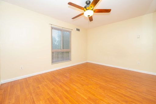 Building Photo - Two Weeks FREE Chula Vista Townhome 2 Bed 1 Bath with assigned parking, Refreshed w/prime amenities.