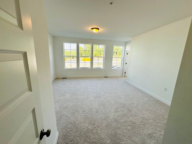 Building Photo - 607 Mkt Grv Dr