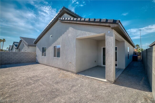 Building Photo - 4078 E Welter Ave