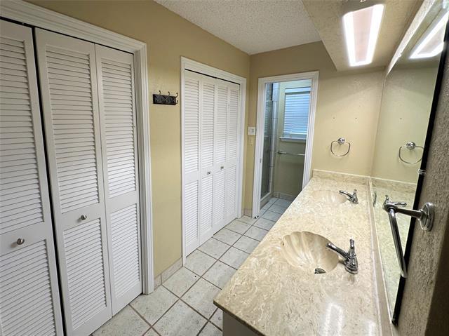 Building Photo - 1707 Bedford Oaks Ct