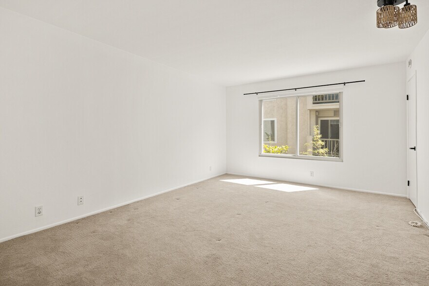 Primary Suite #2 - 8740 Tuscany Ave