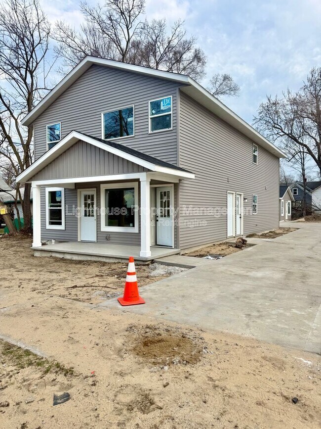 Building Photo - 313 Orchard Ave