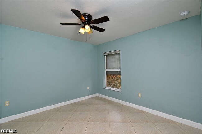 Building Photo - 3409 16th St W