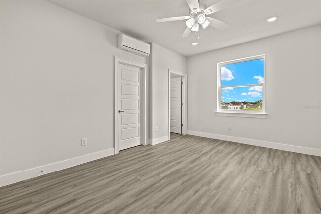 Building Photo - 14985 Sunset Eve Lp