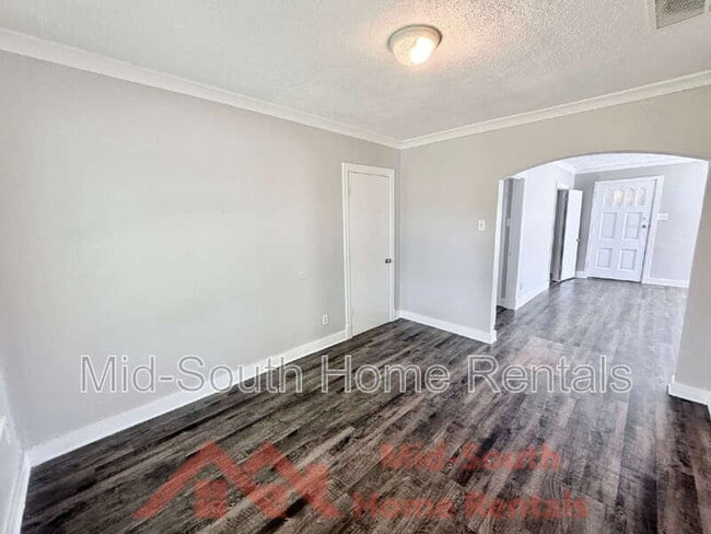 Building Photo - 616 E Frank Ave