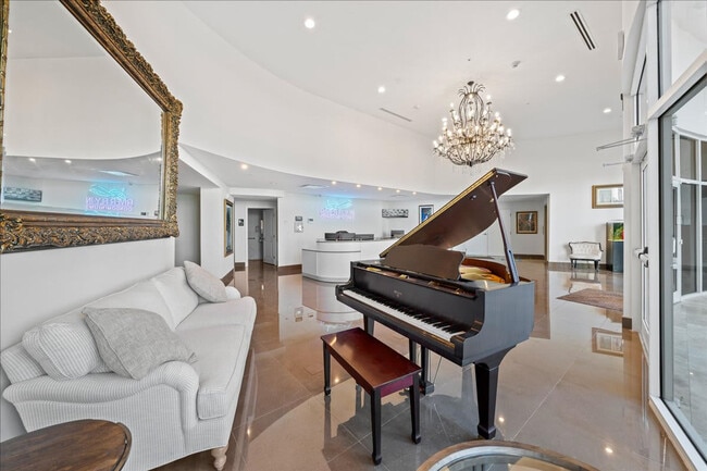 Building Photo - 605 Kemp St