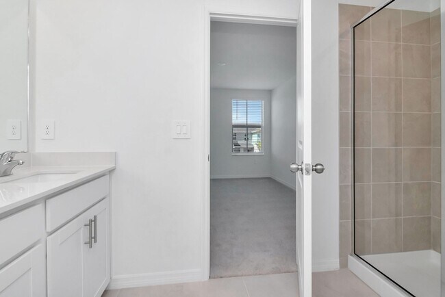 Building Photo - Brand-New 3BR/2.5BA Townhome in Lakewood Ranch — Internet, Trash, & Lawn Care Included
