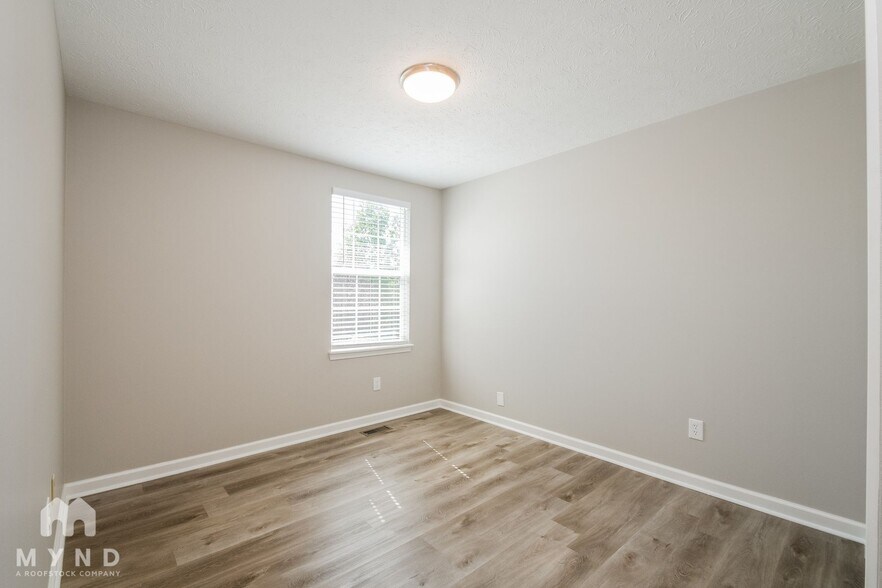 Building Photo - 16975 Napoleon Ct