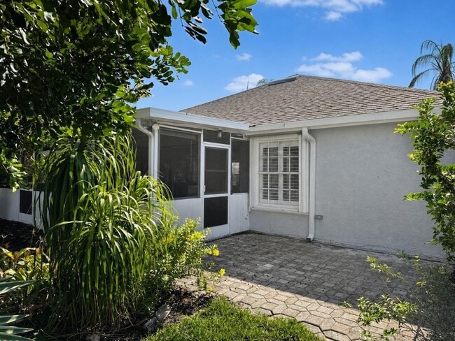 Building Photo - Beautifully renovated 3/2 home now available in the desirable Villages at Country Creek!