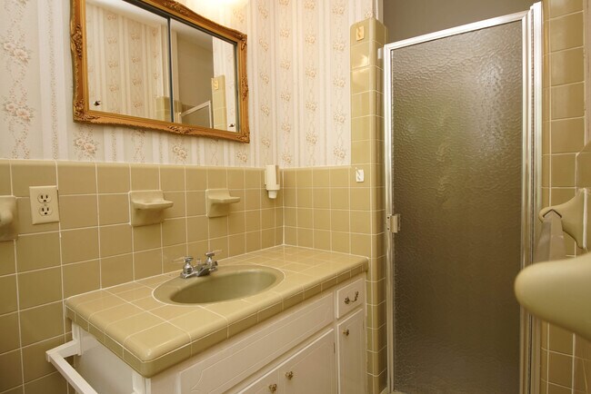 Building Photo - 18 Sherwood Rd NW