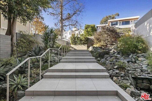 Building Photo - 16132 Alcima Ave