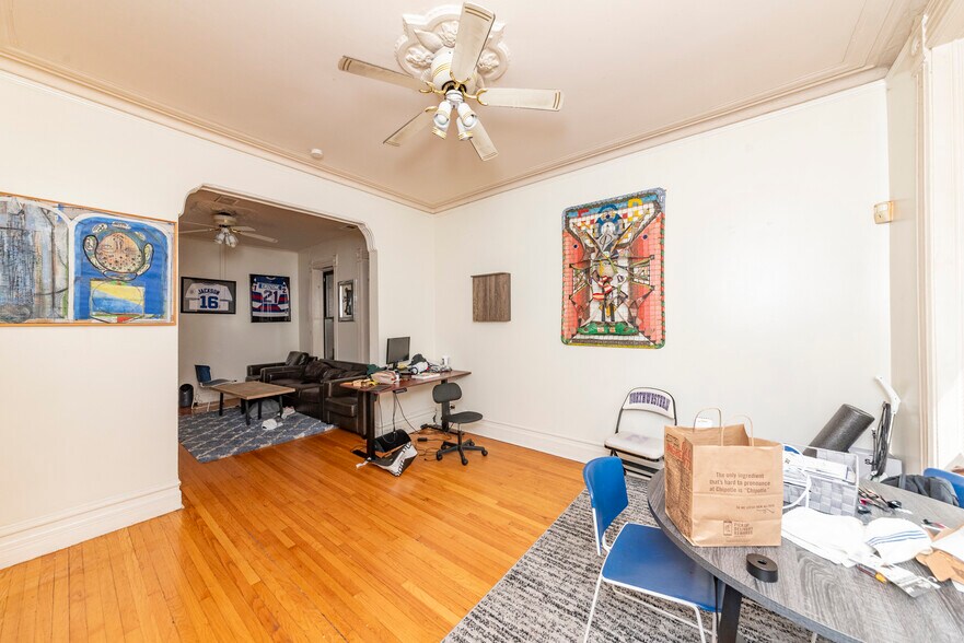 Building Photo - 1944 N Bissell St