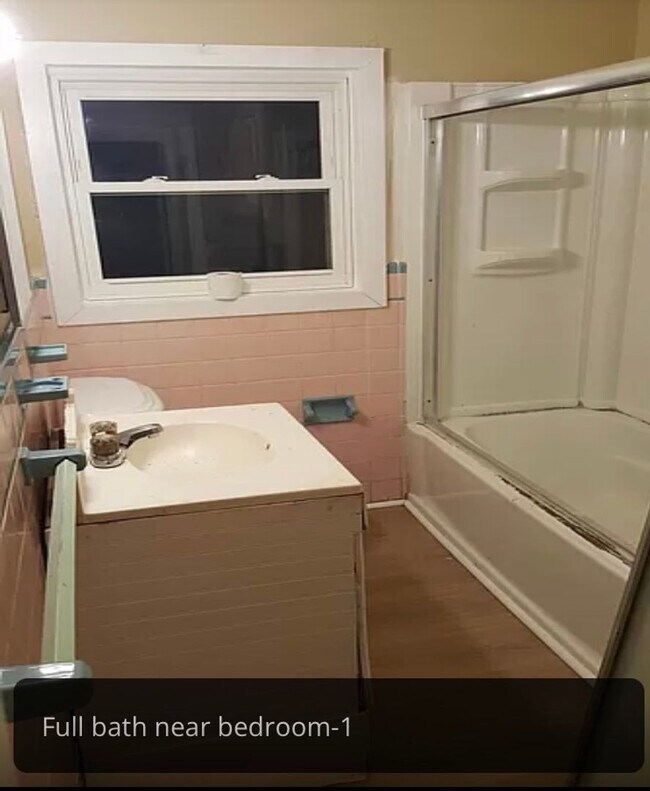 Building Photo - Welcome to this beautiful 5 bedroom home l...