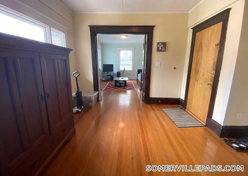 Building Photo - 79 College Ave