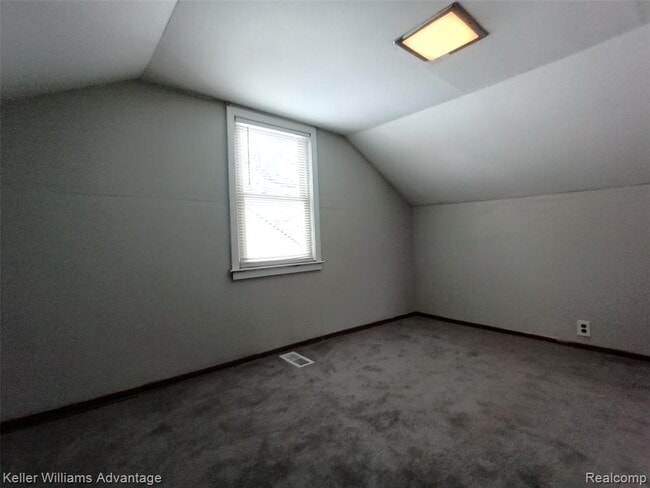 Building Photo - 15345 Sumner