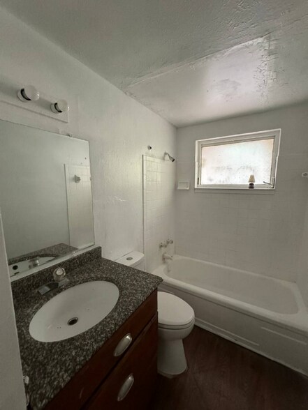 Building Photo - 3627 Ave S NW