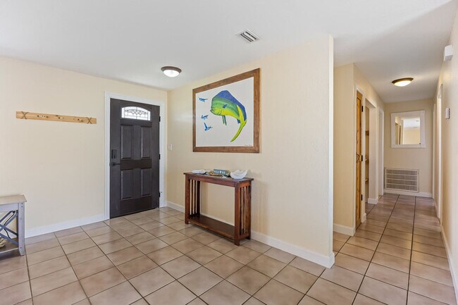 Building Photo - 1160 Altman Dr